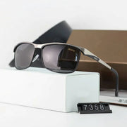 Sunglasses with Polarized Lenses