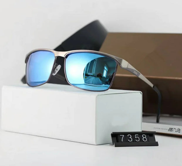 Sunglasses with Polarized Lenses