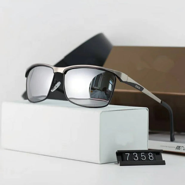 Sunglasses with Polarized Lenses