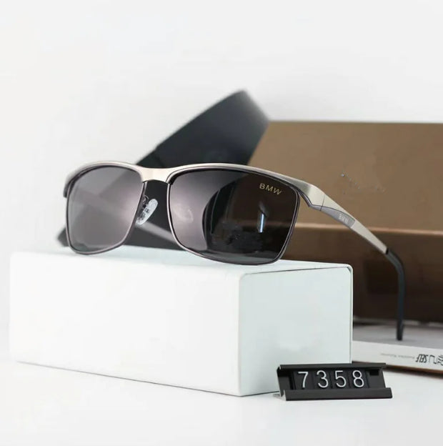 Sunglasses with Polarized Lenses